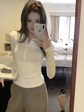早秋简约美式辣妹修身显身材 半开扣连帽卫衣收腰内搭长袖上衣女#今日穿搭 #高级感穿搭 #ootd女生穿搭 #简约时尚穿搭 #懒人必备