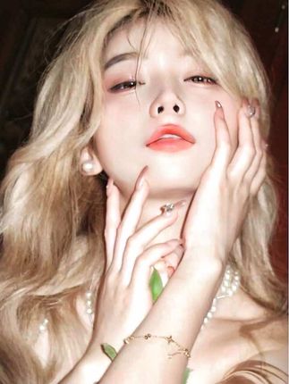 你这个婆娘那么漂亮 我真的担心我会为了你去做傻事 你说我像什么一样 讲话不清不楚 那个会跟我谈恋爱 我给你认得厉害