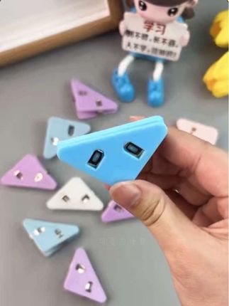 三角夹零食封口夹书本防卷边夹资料分类夹试卷夹 试卷练习多的用它夹,没吃完的零食用它夹,书本卷边用它夹#学生党必备 #书夹子 #书夹固定器 #科目分类三角夹 #零食封口夹