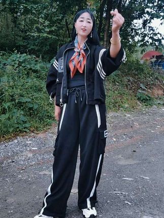 没资格生气,因为没有人惯着,不敢矫情,因为没有人陪着,不敢难过,因为没有人哄着。感谢在我一段不愿说出的心事陪着我,鼓励与帮助#感谢上苍给我的礼物 #感谢抖音