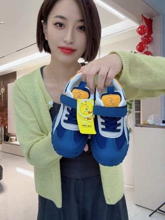 超洋气的阿甘鞋 !到手才20多块钱 赶紧给孩子安排 又轻又软又舒服 关键是好看#秋季新款 #儿童运动鞋 #高品质时尚童鞋 #爆款热卖中