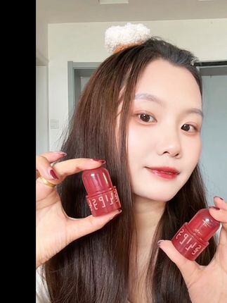 终于在今天买到了自己的本命色号,我不允许姐妹们还不知道!#和妆唇冻#口红试色#平价彩妆