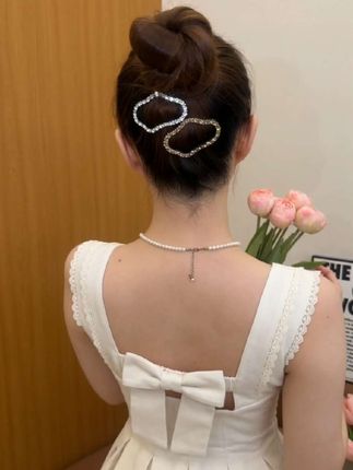 夹碎发、夹刘海用这个水钻云朵夹,好看又实用 夹的还很牢固#大人小孩都可以用 #发夹 #发卡#时尚#头饰发饰