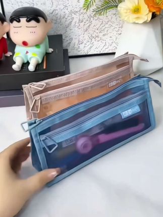 小朋友的笔袋可不能要那种花里胡哨的,会把孩子的注意力带走,这种网纱透明的就很合适,两层收纳,拿取一目了然,不小心掉地上了也不会吵到同学学习!#笔袋 #网纱笔袋 #网纱笔袋大容量 #笔袋推荐 #笔袋收纳