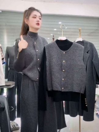 2025春季新款韩版简约纽扣半高领针织衫毛衣女打底衫上衣G5-53#打底衫 #针织衫 #针织毛衣 #针织打底衫 #百搭打底衫 @DOU+上热门 @DOU+好生意 @DOU+小助手