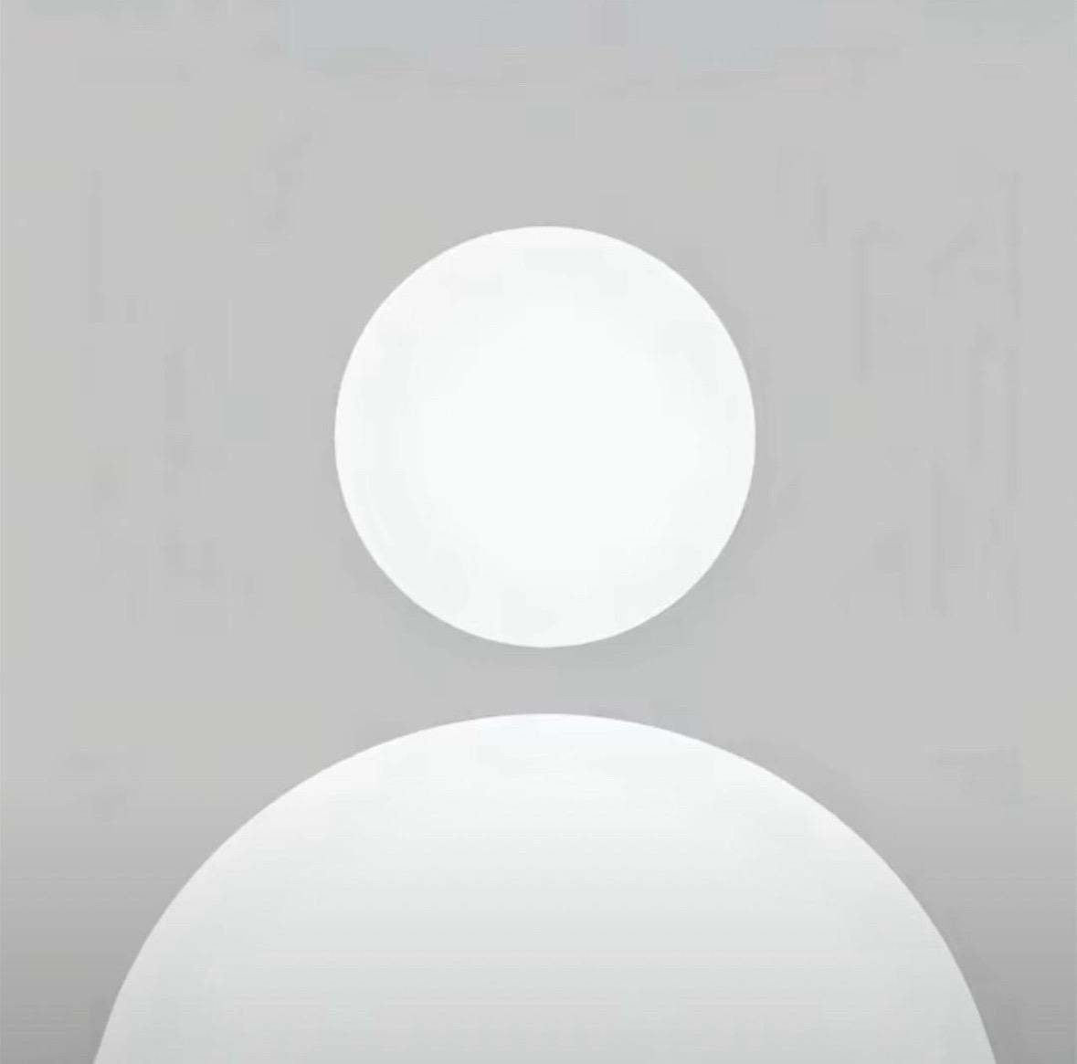 我恨你。该怎么开口呢 关于泪水 或者今天真的好冷
5月7日我像往常一样点开我dy的常访问,却没发现你的账号,我以为是我不小心手误删掉了,我打开了聊天界面翻到了最底下原来都过去这么久了我看到你头像成了灰色名字是用户加一堆数字,我一眼就认出来了,我不知道我再深夜里打开过我们的聊天框多少次。我点开了你的账号显示的却是账号已经注销,我的心脏好像慢了半拍看着这界面我楞了很久鼻头发酸心脏还没反应过来眼泪先留下来了,你为什么把抖音快手都注销了这些承载着我们这么多年的日日夜夜。我没删过你你还一直在我的列表里我真的好喜欢你啊你怎么这么舍得?还是因为我不重要你悄无声息注销了账号,我攥着手机问了好多遍为什么,我好难过啊,你注销的不只是账号连同我们的回忆,我再也找不到关于你的一切了,我找不到你了,我居然真的找不到你了,我不知道还能从哪里了解你的现状,还好你比我决绝,如果我对你这样我都心疼死了,才分开的时候好傻啊,总觉得面子大过天,我一直在等你啊,我本来想告诉你你离开我的日子不好过,我很想你,可看见你离开的这么决绝,我不想没面子,所以我也装作洒脱的样子,但其实我的心也好痛好痛,如果那会我不要这所谓的面子,我们是不是还好好的,你就看不穿我的倔强吗