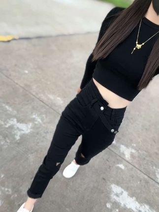 别人没把你放在眼里,,你又何必放在心里,别人对你毫不在意,你又何苦死心塌地!若不被在乎,要学会转身,若不被珍惜, 要得放奔,握不住的沙,不如扬了它