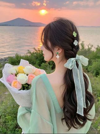 V领针织开衫#甜美温柔风穿搭 #慵懒风穿搭 #小众设计感 #遮肉显瘦穿搭 #面料柔软舒适