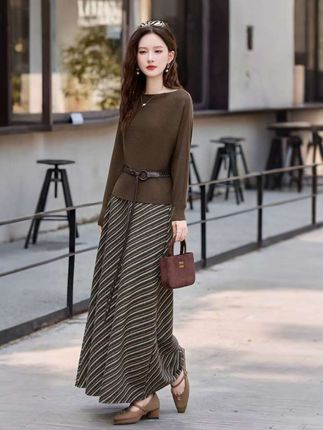 #裙装穿搭 #时尚气质穿搭 #春秋穿搭 #女人味穿搭 #洋气上档次 @巨量千川