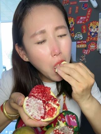 以前8月15都吃不上石榴,现在呀,随时随地都可以吃#新鲜采摘 @慧姐在灵石
