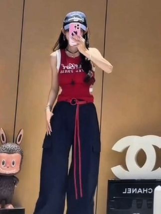 拼接露腰吊带背心 ,时尚休闲性感吊带背心#街头时尚穿搭 #jk制服女孩 #甜妹风