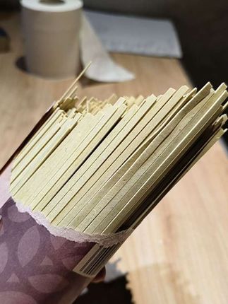 谁懂啊!煮面时满厨房都是荞麦香!这就是贵州正宗黄苦荞面! 细中宽多规格可选,细面爽滑,宽面筋道,煮完根根分明不坨。1kg一把,全家吃都够。作为代餐粗粮,不用刻意忌口也能吃得健康,全麦荞麦的扎实感,吃完超顶饱~#黄苦荞挂面#挂面 #手工面#粗粮面#优质农产品原产地