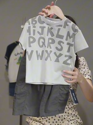 帅气又潮酷的字母印花短袖#高质量童装 #潮童必备 #儿童短袖 #宝妈推荐 #夏季穿搭