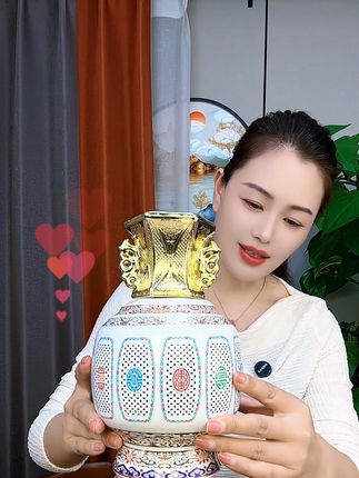 好喝好看寓意好,1000毫升大容量,杏花村53度清香,滴滴清香,好喝不上头,酒喝完当摆件,也是妥妥的艺术品,喜欢喝点的趁划算赶紧抢#超便宜超划算 #口粮酒 #美酒 #摆件#好酒推荐