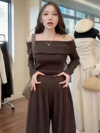#上热门 秋季新款气质名媛性感法式一字肩荷叶边针织毛衣大阔腿裤两件套装#早秋穿搭 #秋冬穿搭 #秋冬新款 #时尚套装