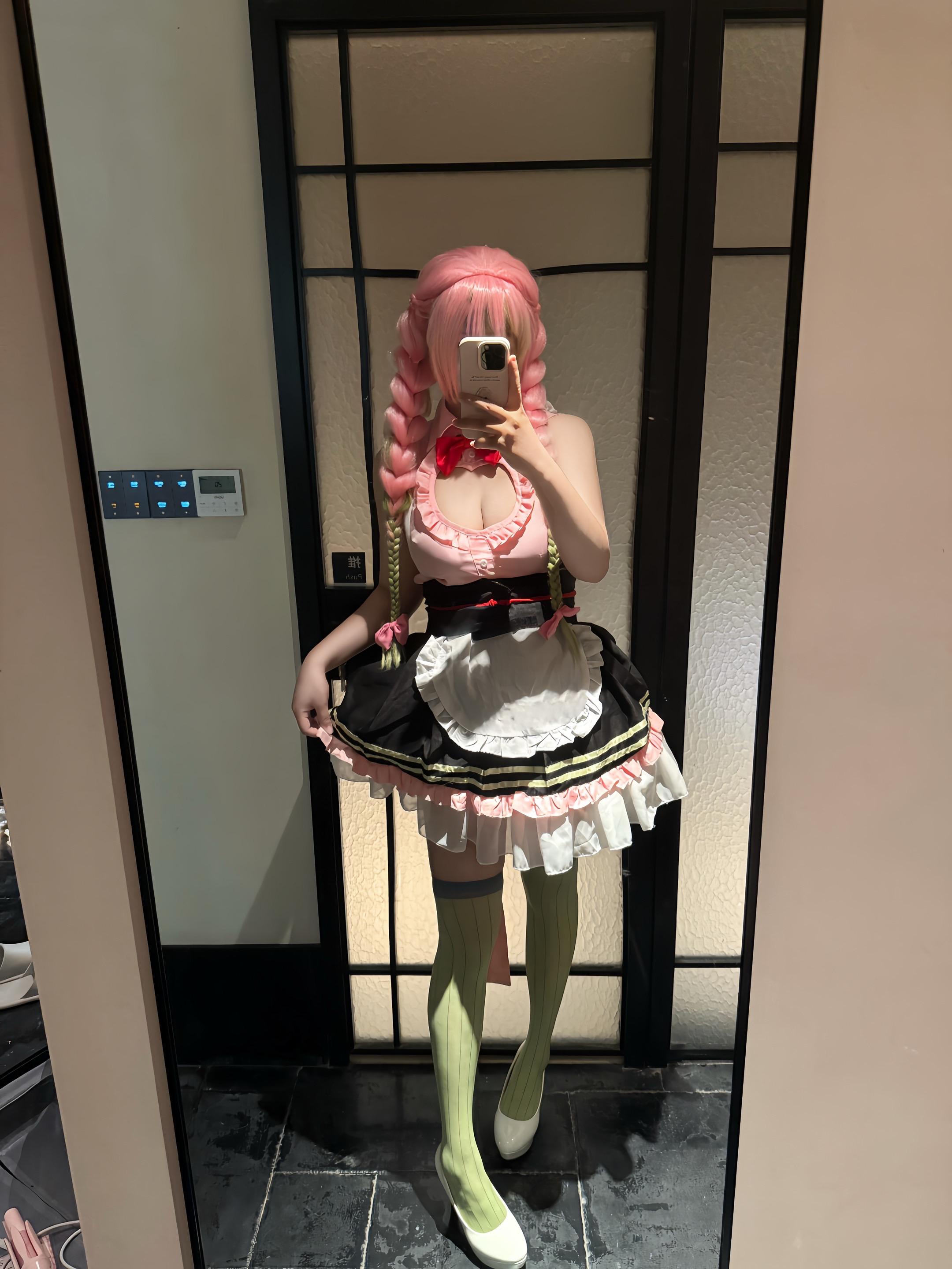 可以和伊黑先生约会了吗🥰🥰 #甘露寺蜜璃 #鬼灭之刃 #原相机自然光测评 #摄影小妙招 #手机拍照记录生活