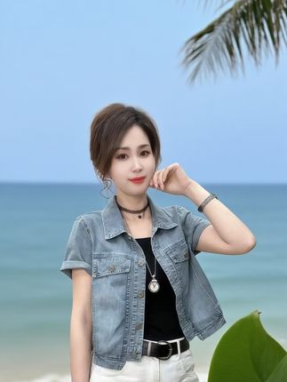 时尚复古短款牛仔外套女2025夏季新款爆款设计感韩版减龄翻领上衣#牛仔短袖外套 #夏日中性风穿搭日记 #夏日fitcheck卷起来了 #夏日不费力一周穿搭合集 #暑假出游穿搭