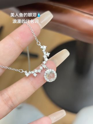 好喜欢这种亮闪闪又通透的项链~ 自带清冷美人感#锁骨链 #项链 #时尚饰品 #项链控 #潮流饰品