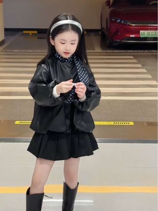 甜妹只是过度,酷拽才是归宿,如果生活不够酷那就生个女儿,可盐可甜 可拽可飒可霸气#我的女孩 #女童穿搭 #童装搭配 #生女儿就是用来打扮的