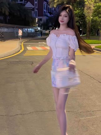 穿到好看的衣服就很开心#上衣 #半裙 #夏日穿搭