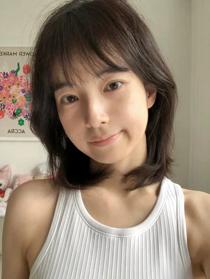口红涂好了,结果发现小绒毛😂 女生应该懂: 妆画得精致, - 抖音