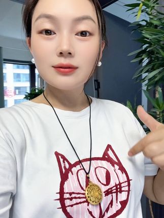 这个八宝罗盘太好看了,铜合金的材质久戴不易掉色,寓意吉祥,送给谁都是祝福满满#项链#八宝罗盘项链 #国风饰品 #毛衣链