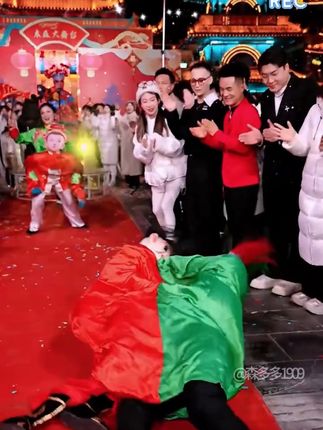 小黄鸭助力木森人气爆棚-木森大舞台直播全程回放 户外直播现场 #木森大舞台有才你就来 #现场演唱 #抖音热歌推荐🔥 #户外唱歌 #搞笑