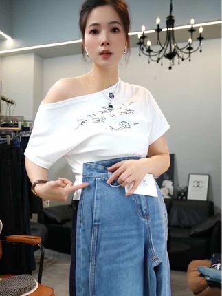 一眼沦陷!源自萝1⃣️威 大幂幂都在穿的秋冬神裤#梨形身材裤子 #弯刀裤 #弯刀牛仔裤 #腿粗怎么选裤子 #腿粗这么穿