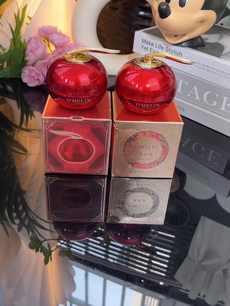 自用了三年的龙血膏 真的来活动啊,拍一发二 早上着急出门,不会化妆,懒得化妆,想要气色 好的,就试试它,质地水润,丝滑好推开 提亮 肌肤 不假白不卡粉#我可真会买