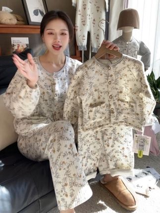 秋天开始降温了!穿三层夹棉的家居服 放松舒适又吸汗!还是亲子款哦男女宝宝都可以穿!#高品质童装 #母婴好物 #童裝 #家居服套装 #萌宝穿搭