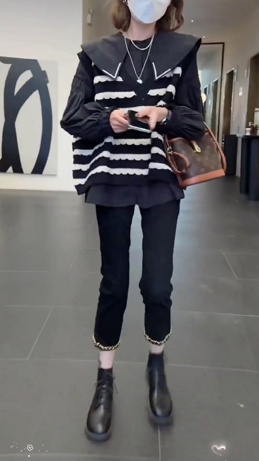 #娃娃领衬衣背心长裤三件套
