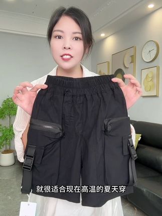 男孩穿这种纯棉的工装裤真的好酷,痞帅痞帅的还特别舒服#潮童穿搭#工装裤#休闲裤#百搭裤子#高品质童装