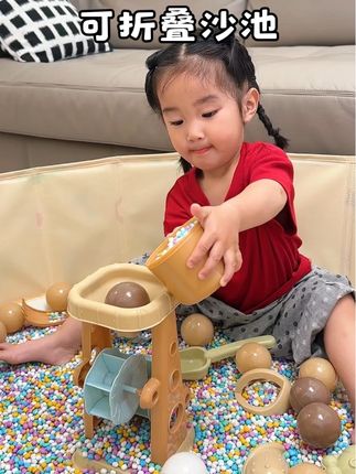 这次真的买对了,爸爸给安排的#沙池 玩具,宝宝进去就不愿出来,这下在家也能实现沙子自由了,关键还是可折叠的,收纳也不占空间!#沙池玩具 #室内儿童乐园 #宝妈推荐 #宝宝玩沙