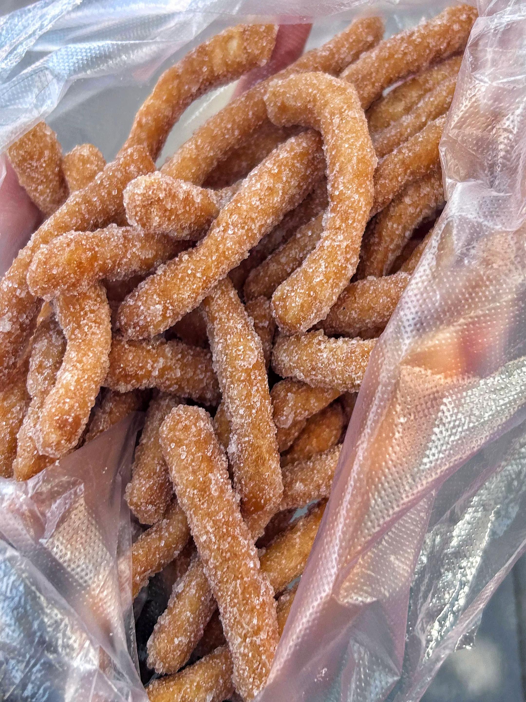 谁懂这一兜子的含金量。老式小零食,更适合老式年轻人#童年记忆小零食 #老式糕点 #零食分享 #追剧小零食
