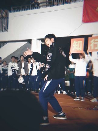 “开幕式这一块/.” #开幕式 #运动会 #抽象 #MVP