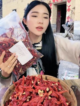 苗家阿美推荐湖南农家本地干辣椒红辣椒新鲜晒干微辣 #嘎嘎好吃 #干辣椒 #纯手工打造 @DOU+上热门 @抖音小助手 @抖音创作小助手