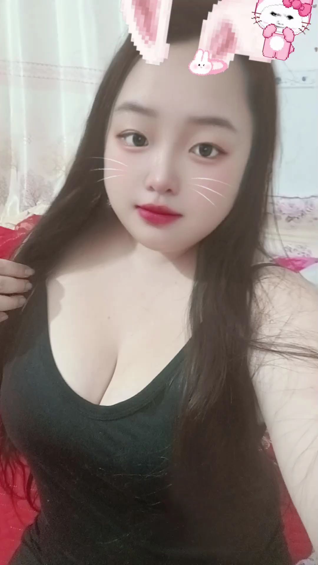 大饼我不吃 我要凌晨五点的馄炖 要鲜花 要转账 要礼物 要时刻的惦记和包容 要看的到的细节 而不是一句轻飘飘的我爱你和永远实现不了的承诺#长发及腰的小姐姐 #有点上头