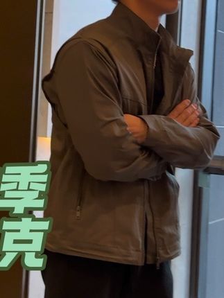 秋天很帅的一款外套 gtal的 各种剪裁设计板正显身材 #秋季外套 #男生穿搭 #今天穿什么