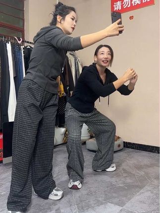 @张妮