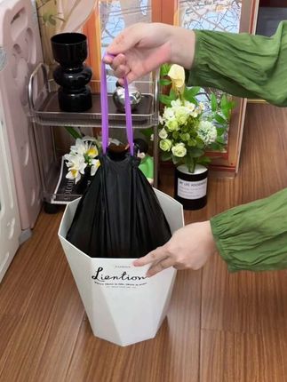 #家用垃圾袋 就选e洁家这款,加大加厚还是自动收口的垃圾袋,韧性好,不漏水不易破!清洁卫生方便多了!#垃圾袋#居家好物  #抽绳垃圾袋 #结实耐用垃圾袋推荐