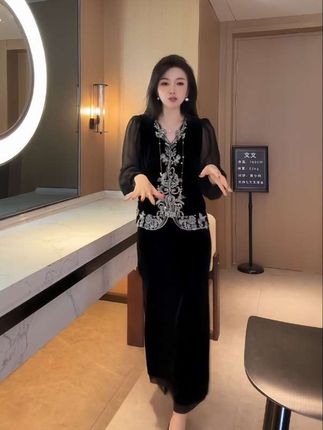 #女神范 这个半身裙也太漂亮了吧,最主要是它不起球,不起静电,还不泛白#休闲穿搭 #与众不同