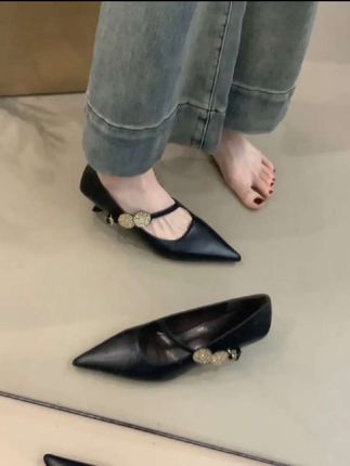 #低跟单鞋 #通勤穿搭 #尖头单鞋 时尚百搭单鞋,不挑脚,不挑年龄