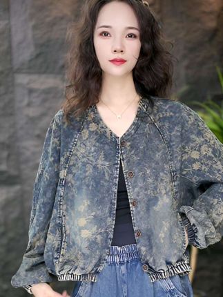 【早秋炸街必备!这款牛仔外套也太好看了吧!】 繁花重工刺绣+复古短款设计,小个子也能穿出大长腿!日常百搭又显瘦,姐妹们冲就完了!🔥 #早秋穿搭#复古风穿搭 #牛仔外套 #繁花外套 #穿出自己的风格 @DOU+小助手