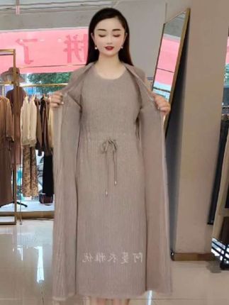 新款针织外套加无袖系带连衣裙气质两件套#连衣裙 #时尚连衣裙 #漂亮连衣裙 #谁穿谁好看