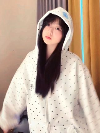 看到我的小牛了嘛嘻嘻嘻#GSGF卫衣#dou上热门 #火机摇 #卡点舞 #上热门🔥 新背景呀嘻嘻嘻😘@DOU+小助手 @DOU+上热门 @抖音小助手 @上热门🔥🔥🔥 @抖音 @Oᴗoಣ