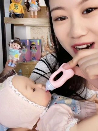 #娃娃 挺逗仿真婴儿洋娃娃会说话喝奶嘴巴会动硅胶宝宝玩偶儿童玩具礼物#颜值高 #过家家 #带娃神器 #这么好玩的娃谁不想要一个啊