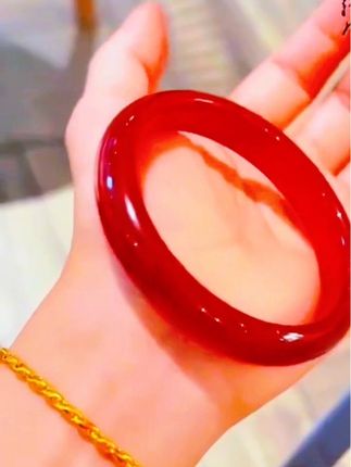 #天然轮胎版红玛瑙手镯#玉髓镯子本命年古风女款珠宝#首饰收藏品冰红#女人爱美不分年龄 #女人一定要活成自己喜欢的样子