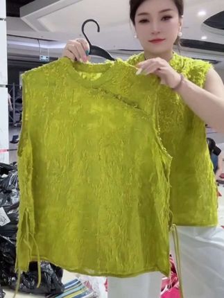 #谁穿谁好看 #气质穿搭 #不挑年龄不挑身材 #美出高级感 #国风盘扣上衣