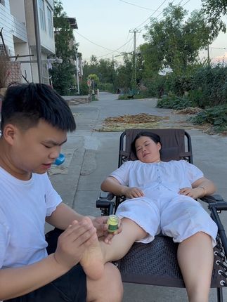 解决脚上一切烦恼,真的是有在慢慢的变好了#vlog日常 #记录真实生活 @A1强哥