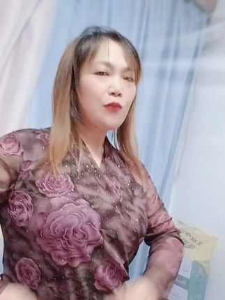 时尚好物安给大家带来了一款高弹力蕾丝网纱外穿长袖妈妈装,穿上舒适大方,,视频同款商品,感谢平台的支持抖音创着小助手
